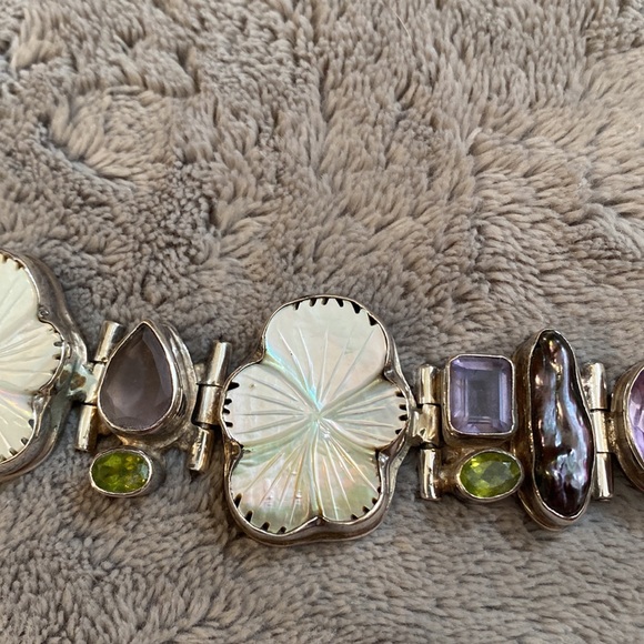 Large statement bracelet - Picture 2 of 4